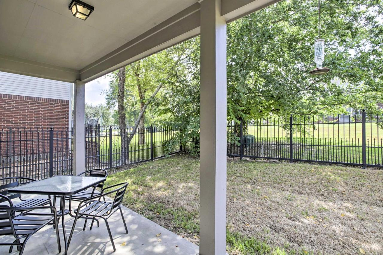 Lovely Montgomery Retreat With Patio And Yard! Exterior photo